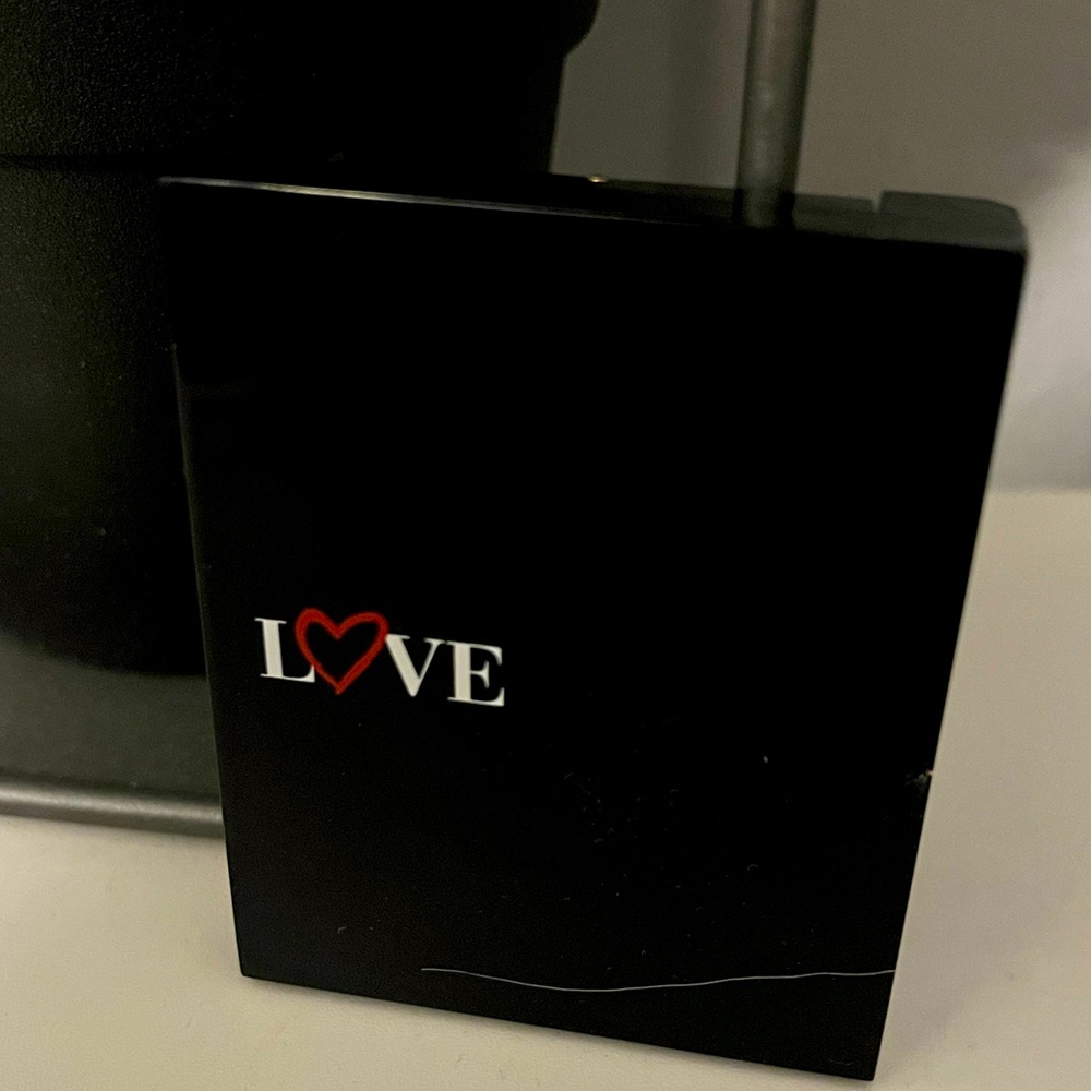 Love true love- multi palate bronzer- never used / Beautiful summer shades